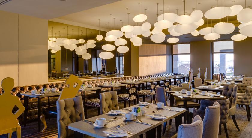 Protea Hotel Fire & Ice! By Marriott Pretoria Menlyn Exterior foto