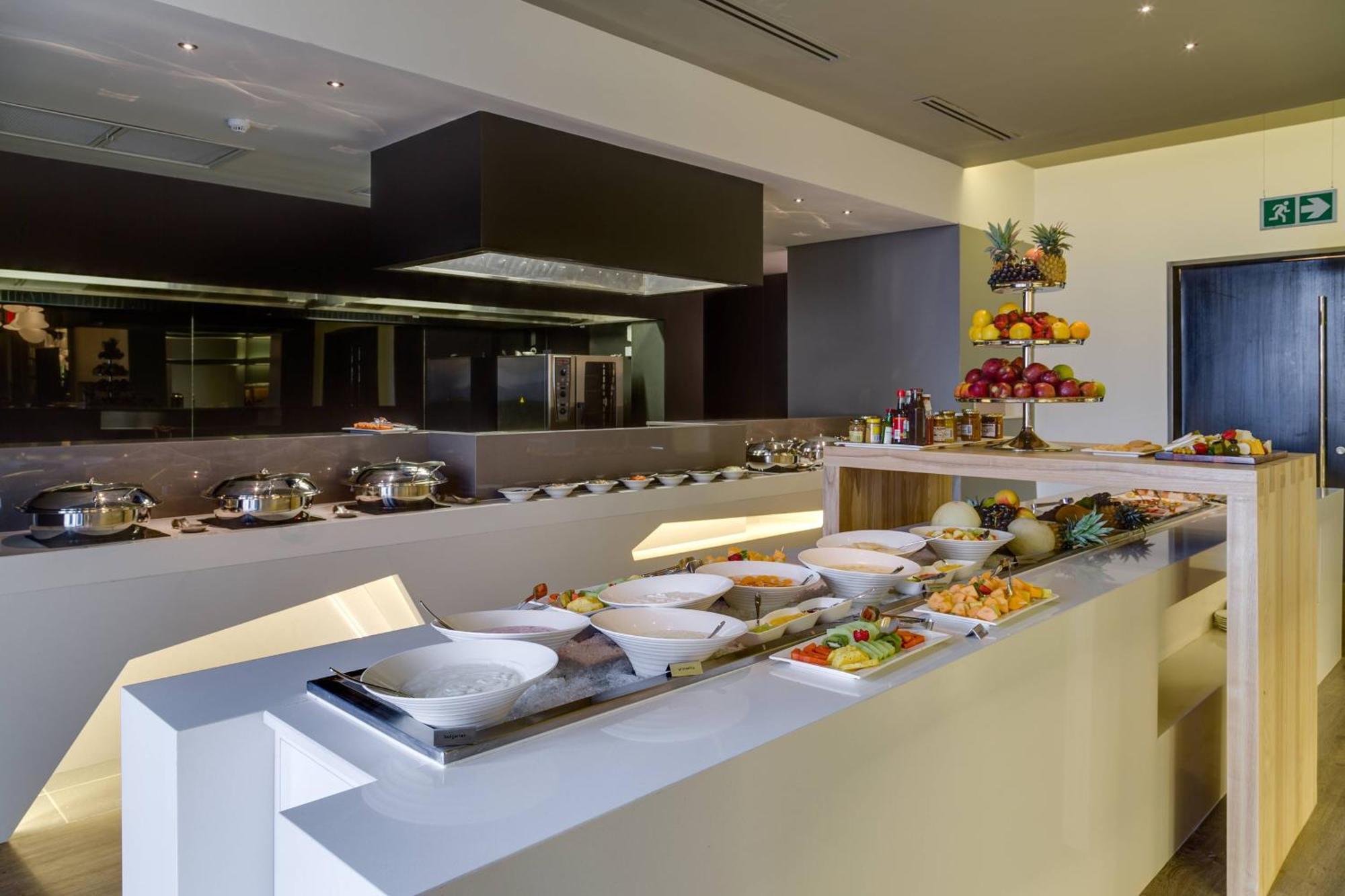 Protea Hotel Fire & Ice! By Marriott Pretoria Menlyn Exterior foto